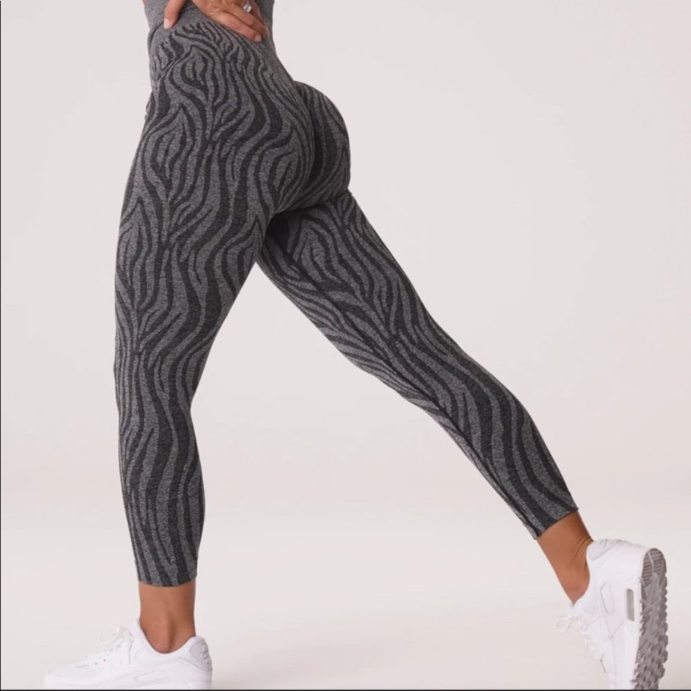 NWT NVGTN Black Speckled Zebra Seamless leggings